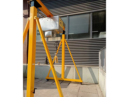 Cleanroom mobile gantry crane