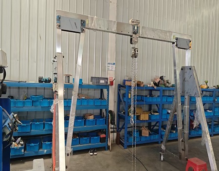 Characteristics of Stainless Steel Chain Hoist Gantry Crane