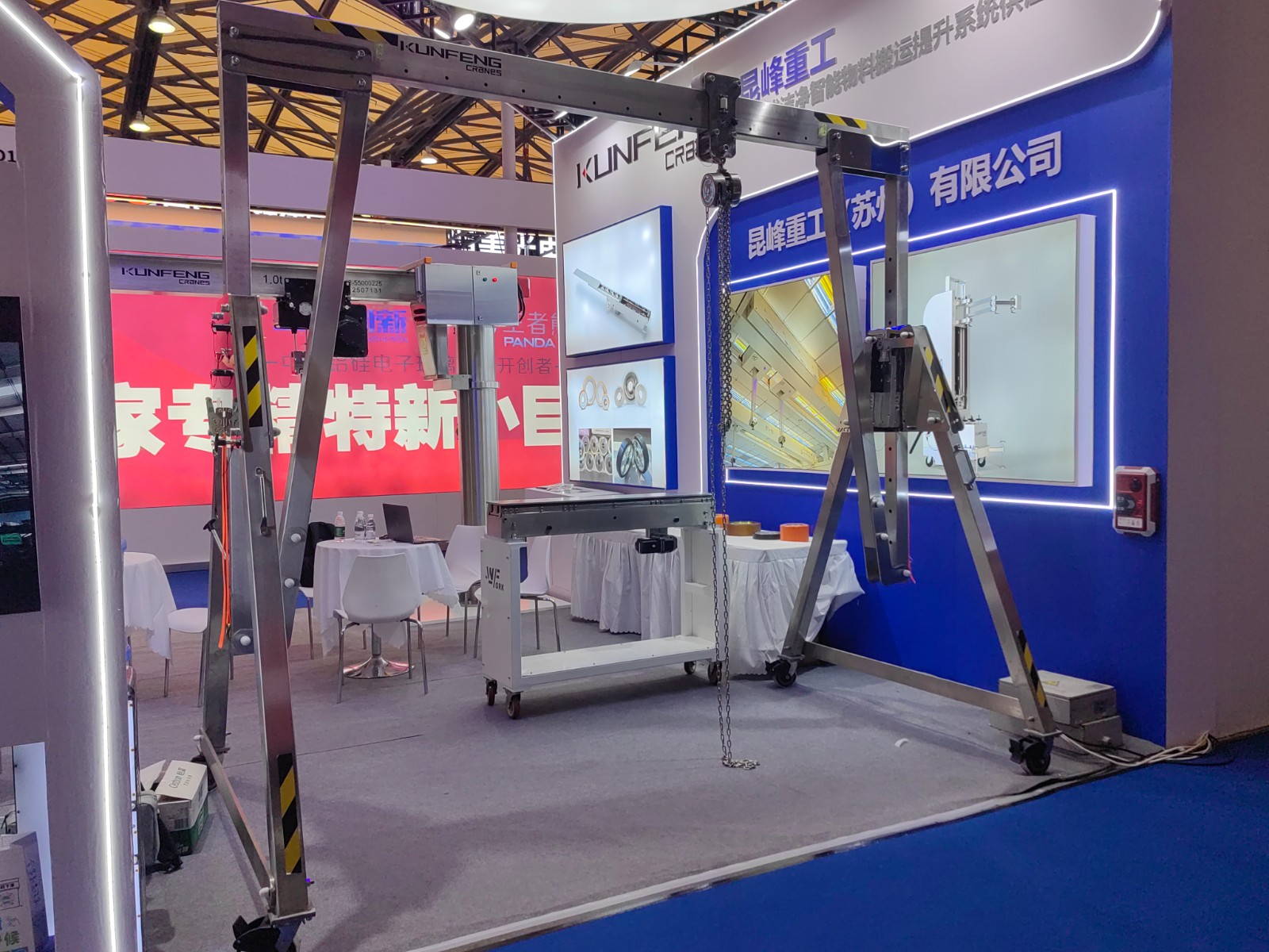 Cleanroom stainless steel gantry crane