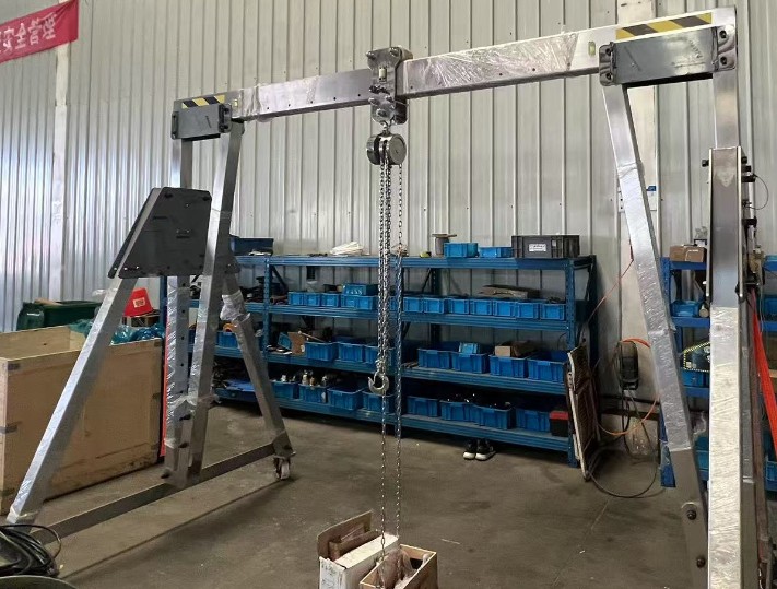 Stainless steel manual gantry crane