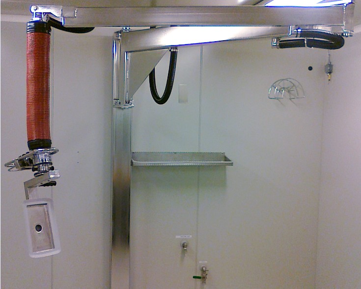 Cleanroom double cantilever jib crane