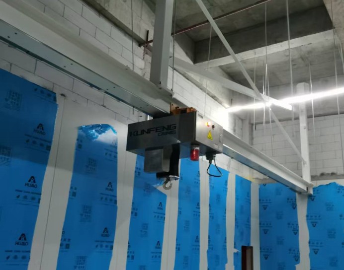 Overhead monorail crane for cleanroom