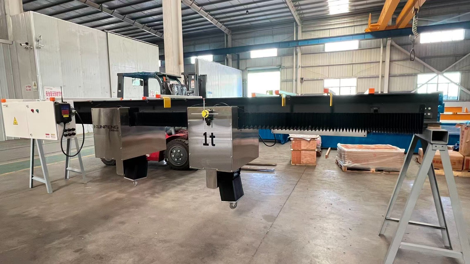 Cleanroom monorail crane system