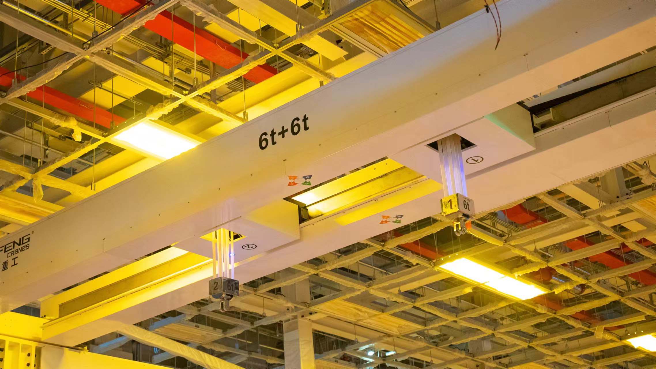 Overhead cleanroom belt hoist crane